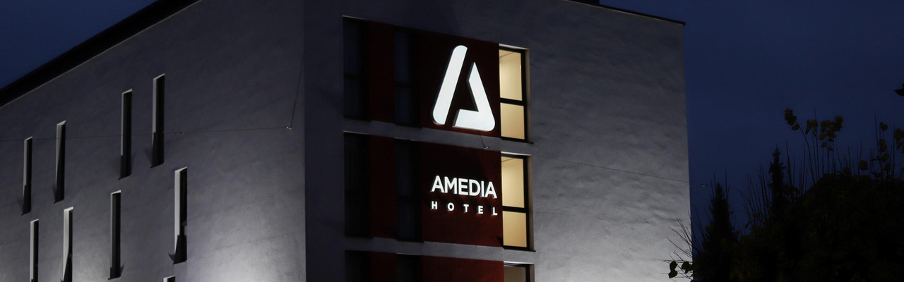 Außenansicht des AMEDIA Linz 