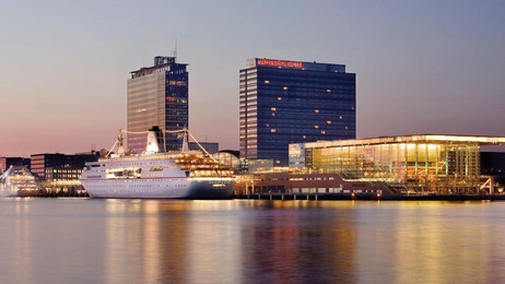 Außenansicht des Mövenpick Hotel Amsterdam City Centre