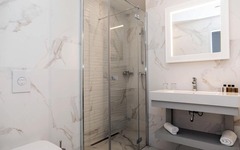 Leonardo Boutique Hotel M Square Badezimmer