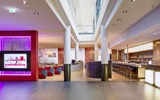 Bar im InterCity Hotel Berlin Hauptbahnhof