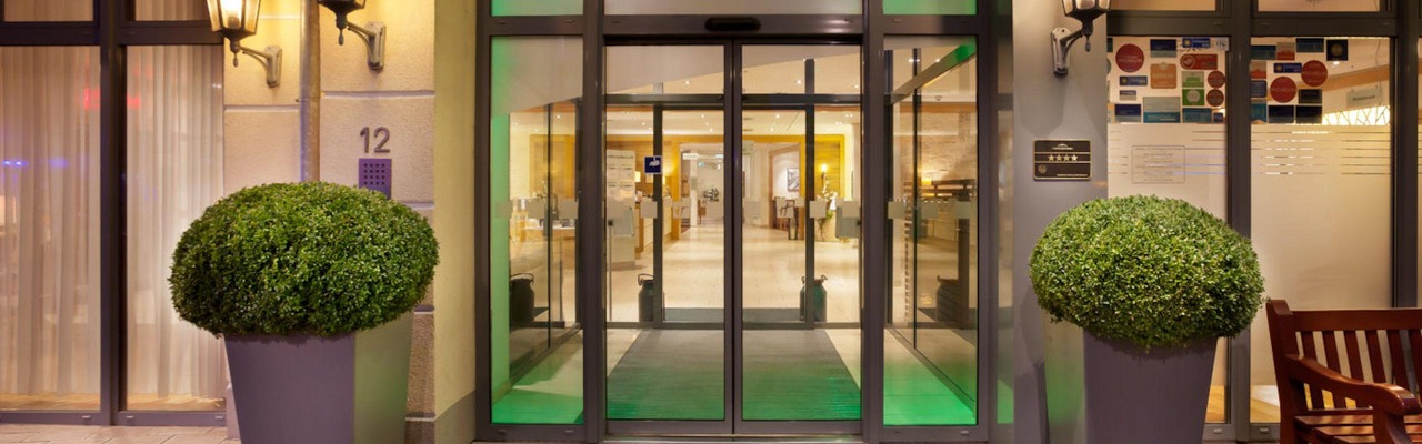 Holiday Inn Nürnberg City Centre Eingang