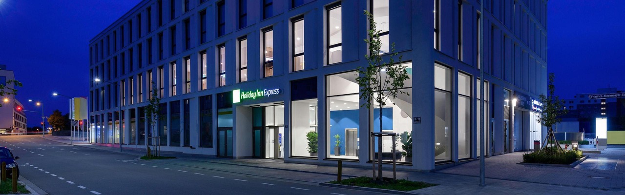 Holiday Inn Express - Regensburg Außenansicht
