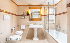 Badezimmer mit Wanne