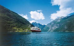 Hurtigruten Schiffes