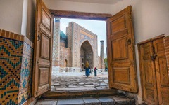 Blick auf den Registan-Platz in Samarkand
