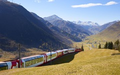 Glacier Express am Oberalppass