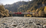Glacier Express in der Rheinschlucht