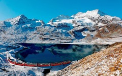 Bernina Express am Lago Bianco