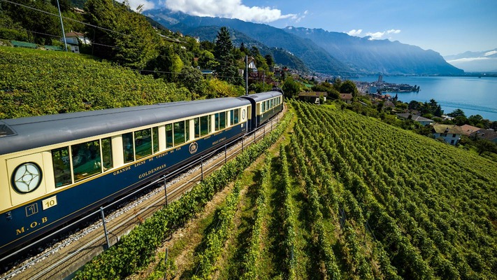 Belle Epoque Zug über Genfer See 