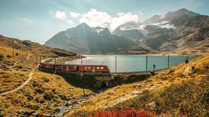Poschiavo, Rhb am Lago Bianco 