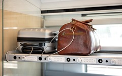 Possibility to secure luggage (2nd Class)