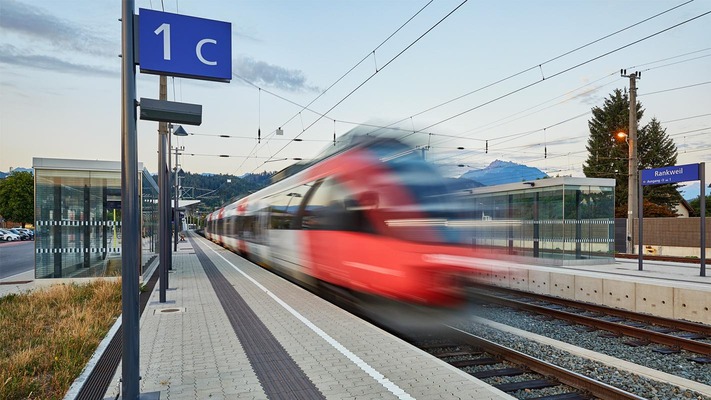 Bahnsteig am Bahnhof Rankweil