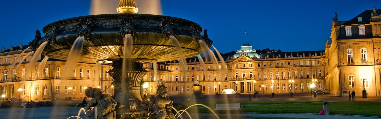 Stuttgart Schloss bei Nacht
