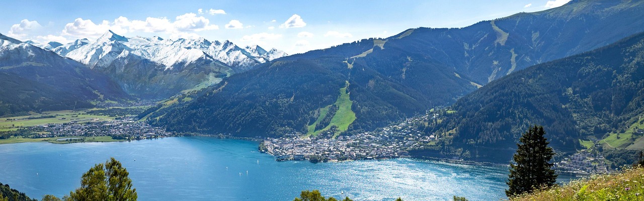 Blick auf die Berge und Zell am See Kaprun