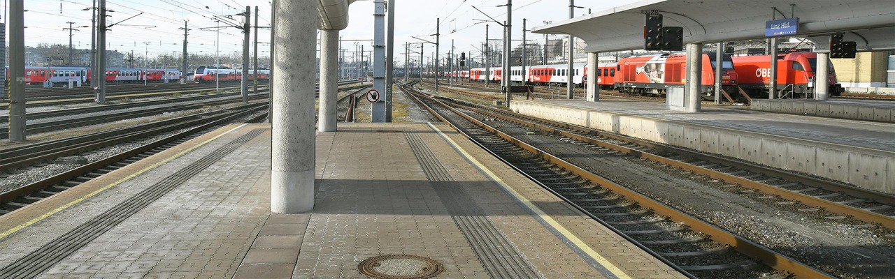 Linz Hauptbahnhof Bahhnsteig-Westkopf-Ende