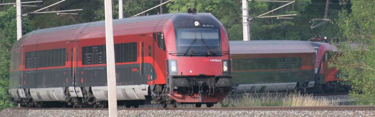 Railjet in Kurvenlage