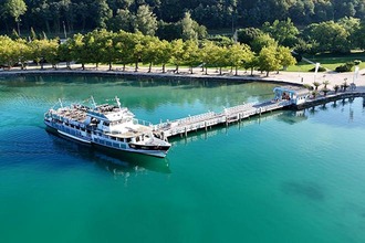 Schiff am Landungssteg der Wörthersee-Schiffahrt