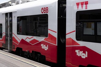 Nahaufnahme eines Desiro ML Tirol