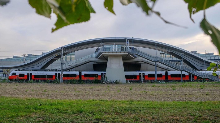 Cityjet am Bahnhof Aspern-Nord