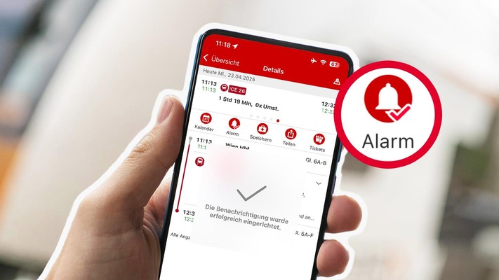 Hand mit Smartphone, darauf ist die Scotty App zu sehen und ein "Alarm"-Button