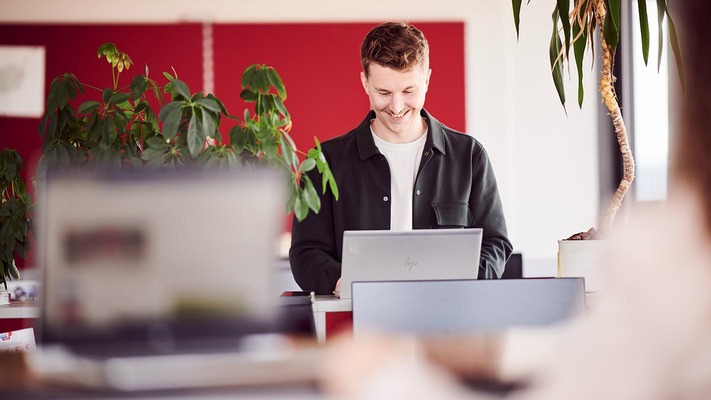 Angestellter im Büro