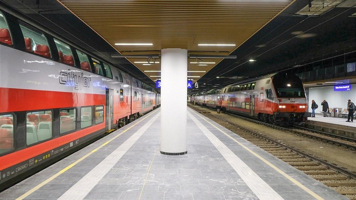 Cityjet DOSTO am Wiener Franz-Josefs-Bahnhof