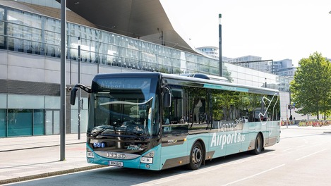 Vienna Airport Bus auf Straße