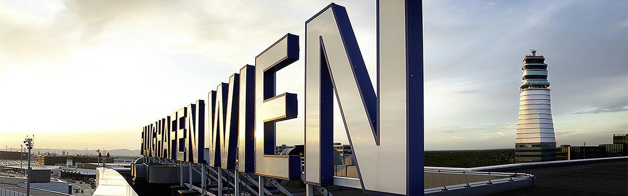 Schriftzug "Flughafen Wien"