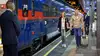 Nightjet am Bahnsteig mit Fahrgästen