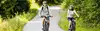 Fahrradfahrer:innen in der Natur