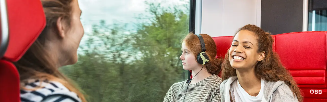 © ÖBB / Barbara Seyr Gruppe von jugendlichen Mädchen in Cityjet