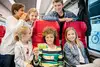 Schüler im Nahverkehrszug der ÖBB