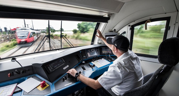 Triebfahrzeugführer im Lokstand
