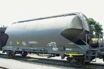 Powder wagon for transporting bulk powders