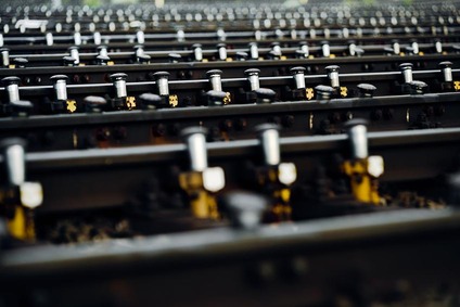 Produktion von Eisenbahninfrastruktur-Komponenten