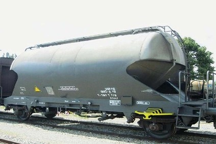 Staubwagen für den Transport von feinkörnigen, staubförmigen Schüttgütern auf der Schiene.