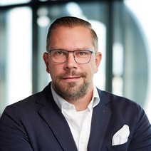 Carl Azinger, Head of Sales Operations & Business Development