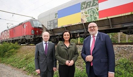 vlnr. Landwirtschaftsministerin Elisabeth Köstinger, ukrainischen Botschafter Vasyl Khymynets, ÖBB CEO Andreas Matthä
