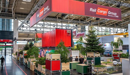 Rail Cargo Group Messestand „Freight Forest“ auf der transport logistic 2023