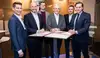 Vertreter von voestalpine Rohstoffbeschaffung, LogServ und Rail Cargo Group bei der Unterzeichnung einer Partnerschaft