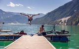 Sprung in den Achensee