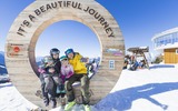 Familien-Skifahren in der Region Seefeld - Gemeinsames Familien-Selfie auf der Rosshütte - Seefeld 