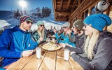 Kaiserschmarren Genuss mit Skifreunden