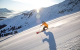 Skifahrer auf Piste in St. Johann in Tirol
