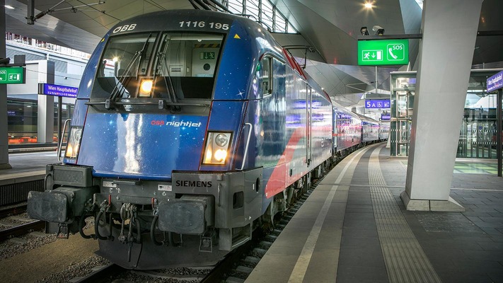 Nightjet at Vienna Central Station 