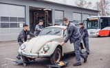 Apprentices move Porsche