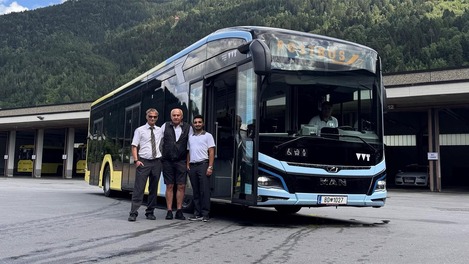 ÖBB bus at the bus station Tirol