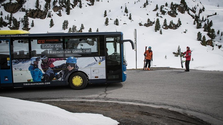 Postbus am Gletscher