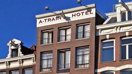  A-Train-Hotel Amsterdam Außenansicht