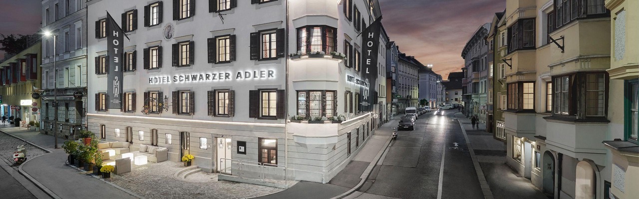 Fassade vom Hotel Schwarzer Adler Innsbruck
